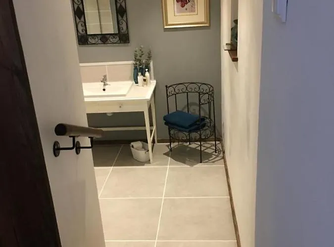 Bleu Lavande D'hotes Bed & Breakfast